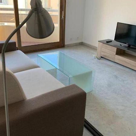 Apartment In Niza Exterior foto